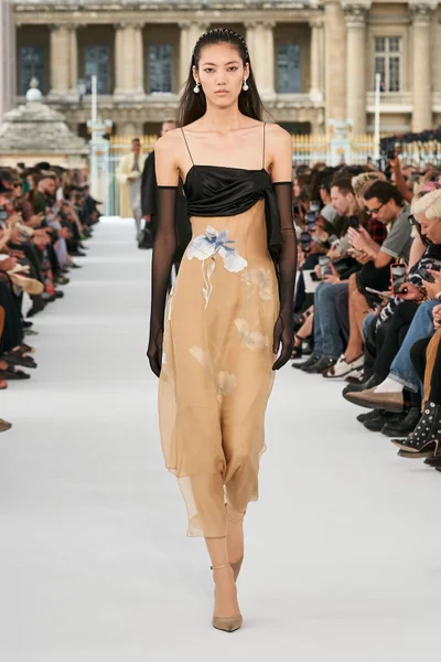 Look 4